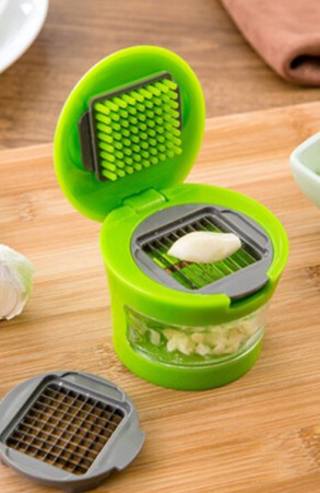 Multifunction Hand Garlic Juicer