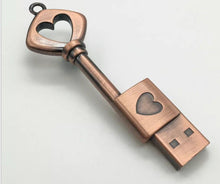 Load image into Gallery viewer, Heart Shaped Bronze Key Storage  U Disk
